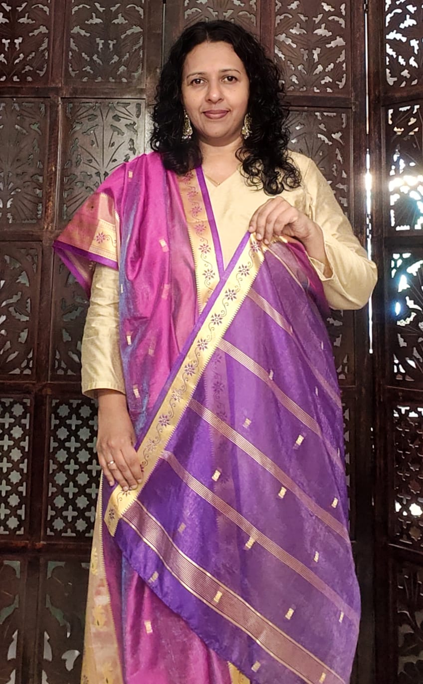 DUPATTA WITH A PALLU (purple with a violet border)
