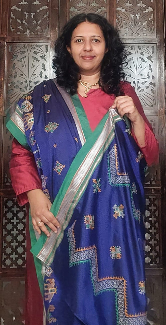 DUPATTA WITH A PALLU  ( blue embroidered with a green/silver border)
