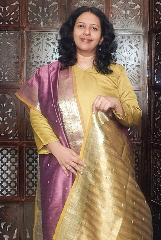 DUPATTA WITH A PALLU  (purple with a gold border)
