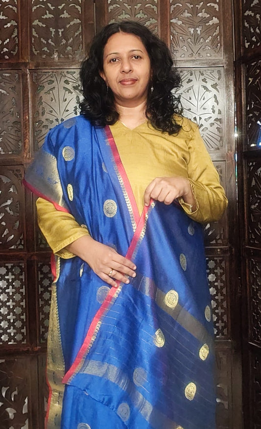DUPATTA WITH A PALLU (blue with gold and maroon border)