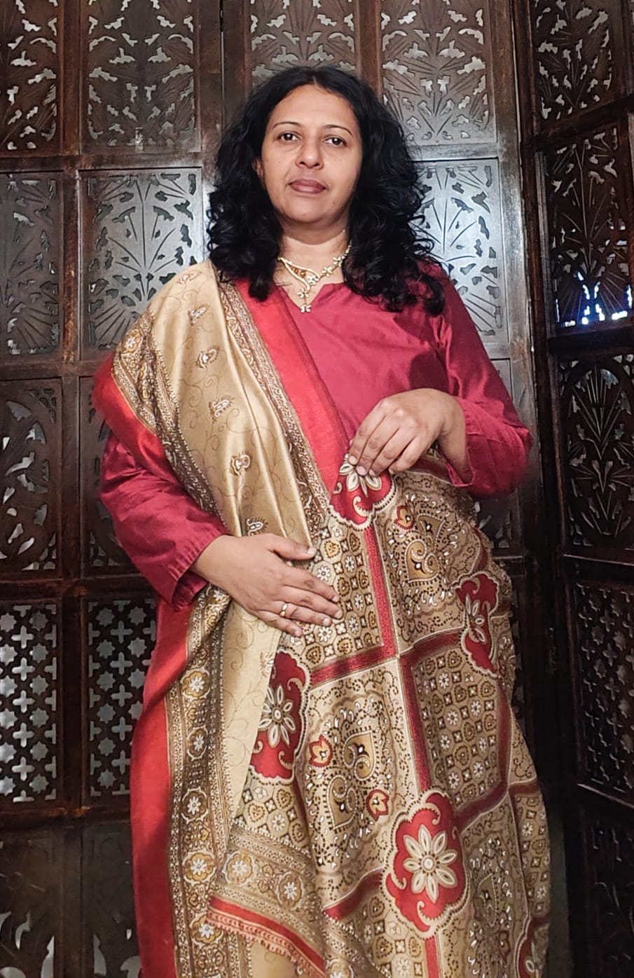 DUPATTA WITH A PALLU  (bronze with maroon border)